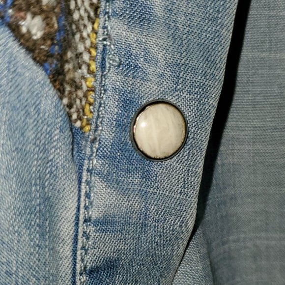 Funky chambray button down/ lightweight "shacket" - Picture 5 of 8
